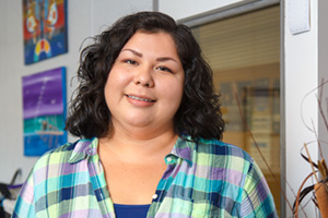 As a Scholar-Leader, Amanda Peltier, aboriginal student in UOIT's Energy Systems Engineering program, will be mentored by a business leader at GE Canada and participate in community development projects.
