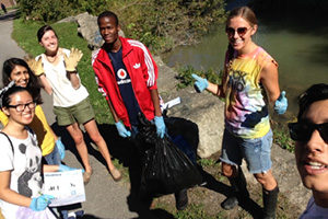 Members of UOIT Blue Team at the Great Canadian Shoreline Cleanup.