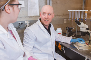 Dr. Sean Forrester (right), Associate Professor, UOIT Faculty of Science. 