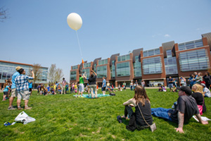 Launch of UOIT Physics space/weather balloon from Polonsky Commons, May 9, 2015.