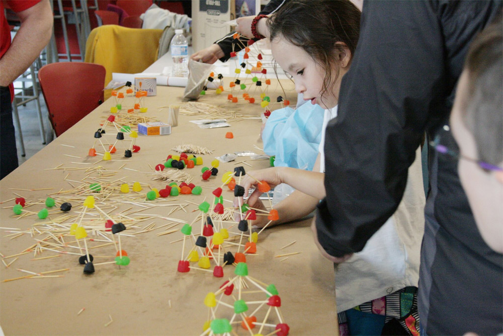 Science Rendezvous participants used candy to build molecule models.