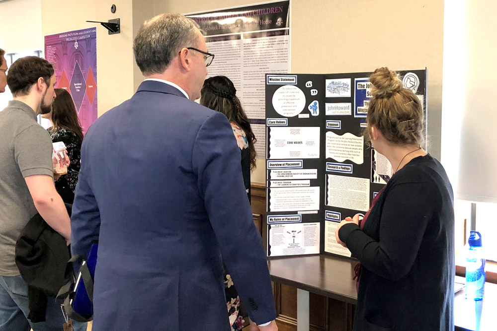 Steven Murphy, PhD, the university's President and Vice-Chancellor, stopped by the 2018 FSSH Practicum Poster Day event.
