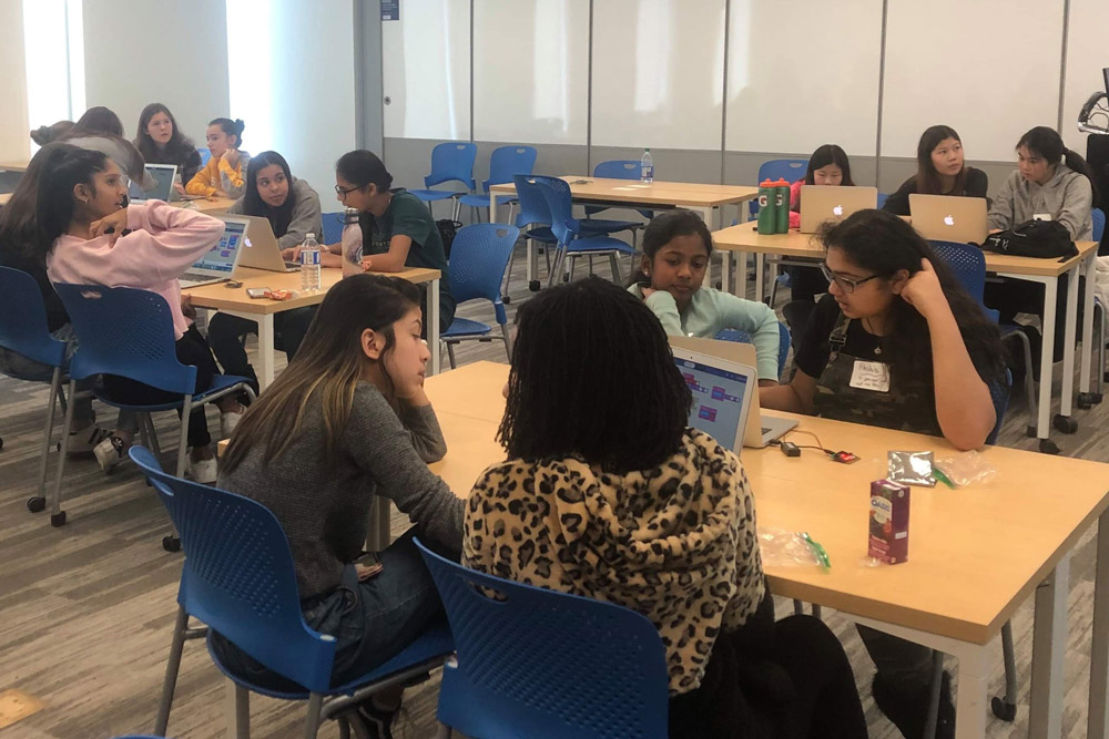 Engineering Outreach in the Faculty of Engineering and Applied Science hosted a Go ENG Girl event at Ontario Tech University on February 8, 2020.