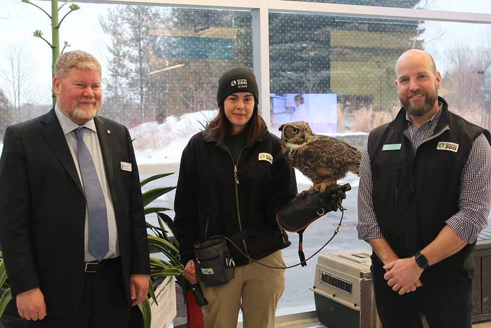 From left: Michael Bliemel, PhD, Dean, Faculty of Business and Information Technology, Ontario Tech University; Rebecca Clark, Zoo Keeper with Butters the great horned owl; Dolf DeJong, CEO, Toronto Zoo. Photo Credit: Toronto Zoo