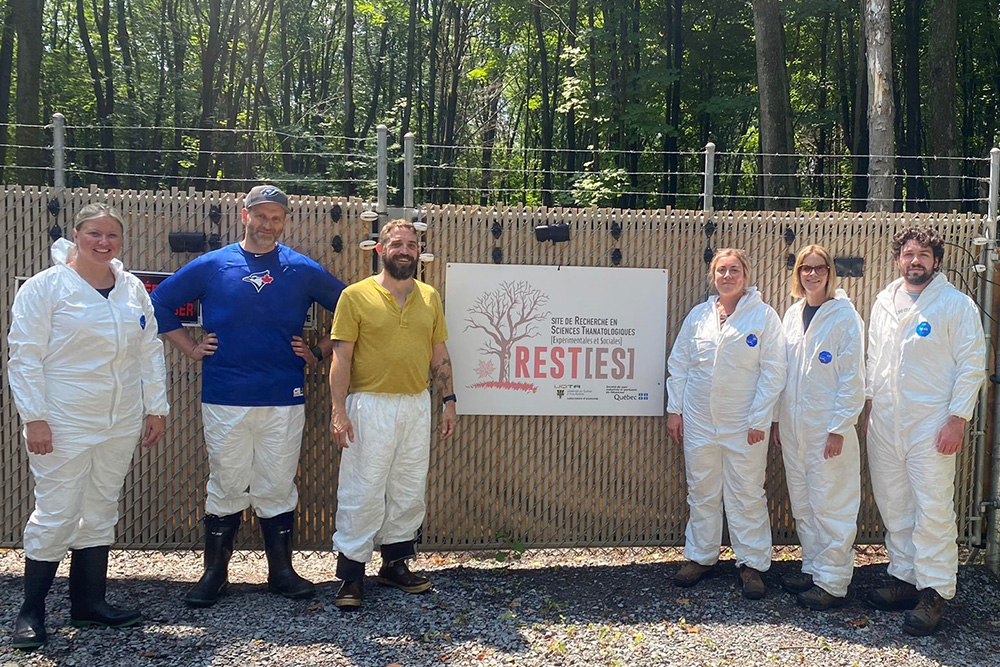 From left: Lesley Taylor (Master of Science degree candidate, Trent University), Dr. Paul Szpak (Trent University), Dr. Aaron Shafer (Trent University), Dr. Theresa Stotesbury (Ontario Tech University), Dr. Shari Forbes (Université du Québec à Trois-Rivières), Colin Elliott (Master of Science degree candidate, Ontario Tech), in Bécancour, Québec. 