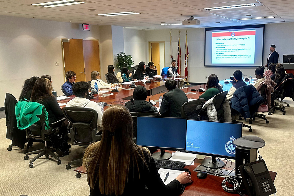 image of 'Discover Your Path' professional development session for Faculty of Social Science and Humanities students at Ontario Tech University.
