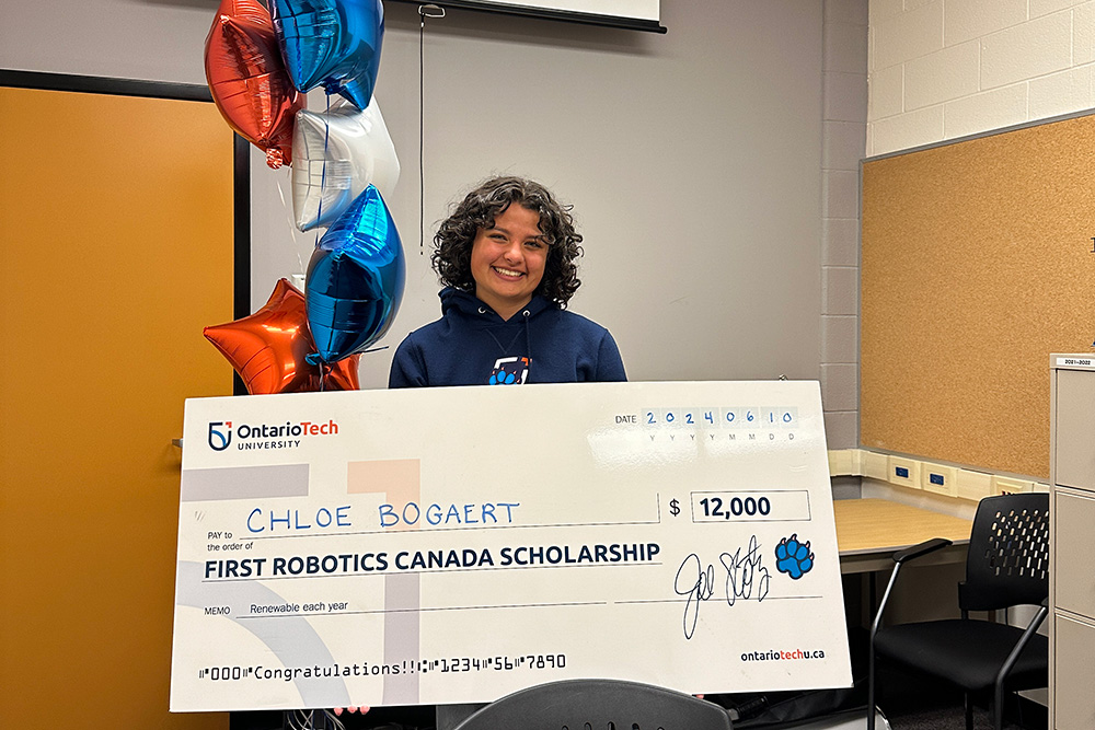 Chloe Bogart, Beasiswa Robotika Kanada PERTAMA (Teknik Otomotif dan Kolaborasi) 
