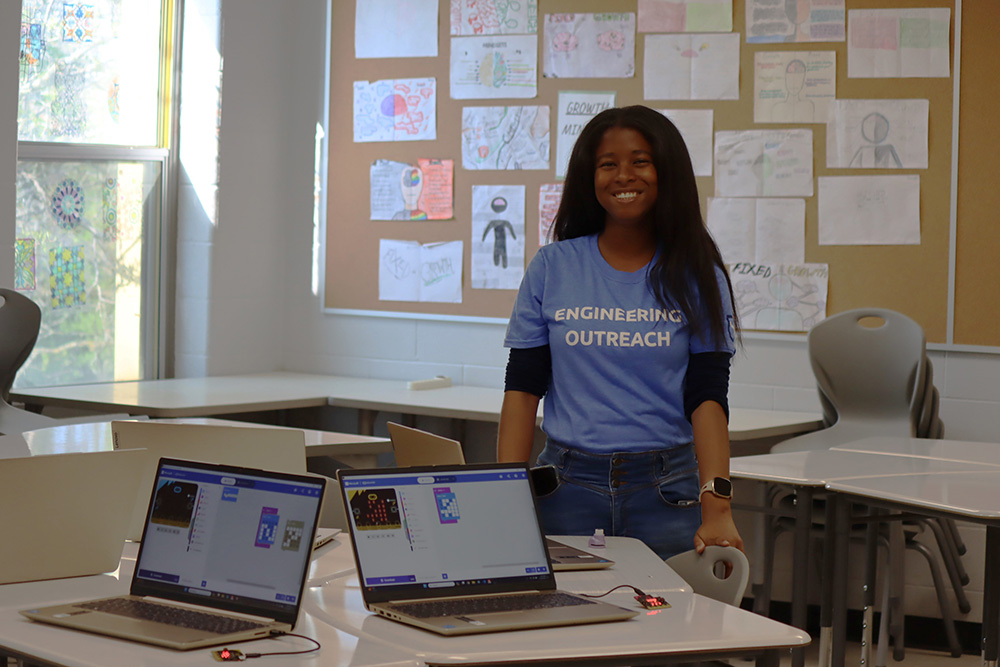 Kimberly Davis, a member of the Ontario Tech’s Engineering Outreach Black Youth program, is a recipient of the Indigenous and Black Engineering and Technology (IBET) PhD Momentum Fellowship. 