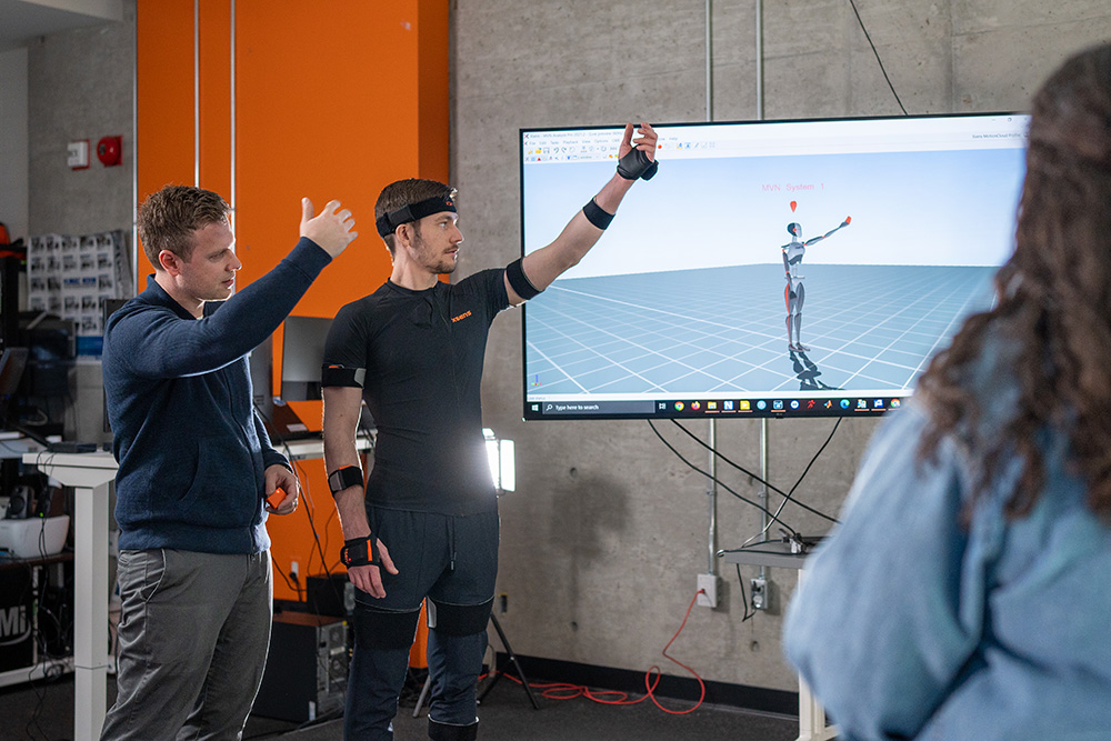 Dr. Nick La Delfa is an Associate Professor in Ontario Tech University’s Faculty of Health Sciences and Principal Investigator at the university’s Occupational Neuromechanics and Ergonomics Lab.