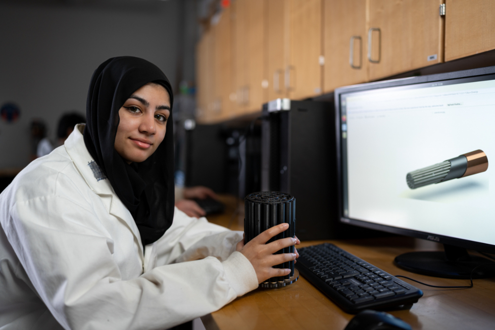Student in Ontario Tech University's undergraduate nuclear laboratory