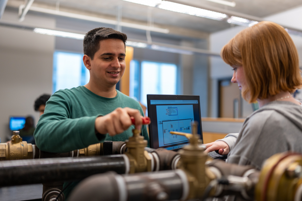 Students in one of Ontario Tech University's nuclear undergraduate teaching labs.